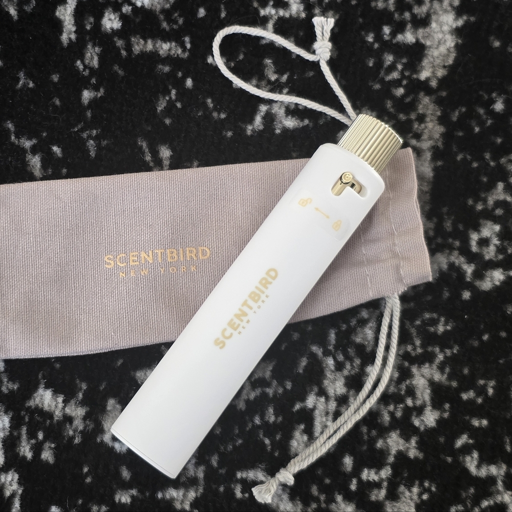 Delina by Parfums de Marly Eau de Parfum Scentbird Travel Spray .27 Fl Oz - Picture 6 of 8